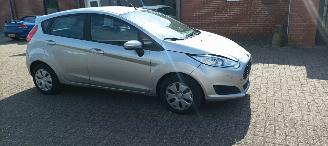 Voiture accidenté Ford Fiesta Bj 6-2016 1.5-TDCI euro6 Airconditioning Led verlichting Parkeersensoren Stoelverwarming leren stuurwiel 2016/6