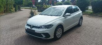 Damaged car Volkswagen Polo Bj 1-2026 1.0 Led-Koplampen Led-Achterlichten Digitaal Cockpit Frontassistent Drivelane cruisecontrol Dab Audio Start-Stop 4xElektrische ramen Elektrische-spiegels met verwarming 2026/1