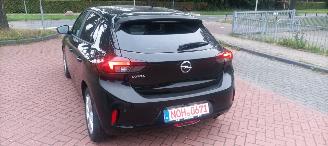Opel Corsa 1.2-12v Navi Full-Led koplampen Cruisecontrol Achteruitrijcamera Drivelane assistent Stoelverwarming stuurwiel met verwarming Privacy glas Regensensor Automatisch dimmende binnenspiegel Parkeersensoren Elektrische buiten spiegels met verwarming 16-inch Sp picture 5
