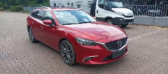 Auto incidentate Mazda 6 Bj: 02-2015 Motorschade 2.2 Skyactive Diesel Automaat 4x4 Full Led koplampen Led achterlichten Climatecontrol Stoelverwarming Regensensor Drivelane cruisecontrol Dab Navigatie Leder Sportstoelen Memory keyless Entry trekhaak Blindspot systeem Bose-sound 2015/2