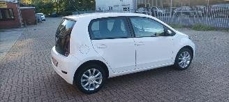 Volkswagen Up! Bj:08-2019 Move Up! 5drs Airconditioning Navigatie-Houder Cruisecontrol Bordcomputer Frontbrakeassistcamera Elektrische ramen Centrale vergrendeling met afstandsbediening Start-Stop systeem 15-inch velgen Parkeersensoren Led-dagrijverlichting picture 7