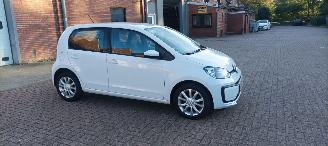 Volkswagen Up! Bj:08-2019 Move Up! 5drs Airconditioning Navigatie-Houder Cruisecontrol Bordcomputer Frontbrakeassistcamera Elektrische ramen Centrale vergrendeling met afstandsbediening Start-Stop systeem 15-inch velgen Parkeersensoren Led-dagrijverlichting picture 9