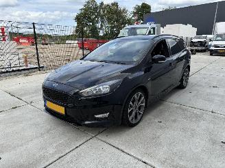 krockskadad bil auto Ford Focus 1.5 TITANIUM S-LINE AUTOMAAT -CAMERA-NAVI-PDC 2018/4