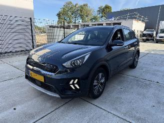 skadebil auto Kia Niro 1.6 GDi Hybrid DynamicLine NAVI - CAMERA 2021/1