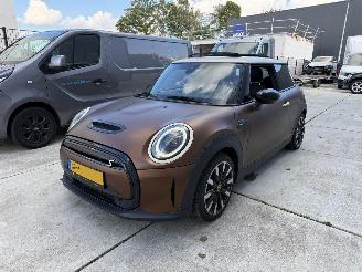 Avarii autoturisme Mini Electric Camden Edition 33 kWh -PANO-CAMERA-LEDER 2021/12