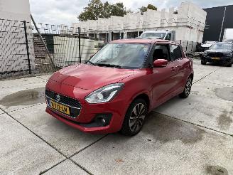 Schadeauto Suzuki Swift 1.2 Stijl  90 PK AUTOMAAT-SCHUIFDAK-NAVI-CAMERA 2020/3