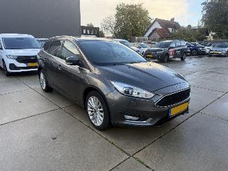 Vaurioauto  passenger cars Ford Focus 1.5 TDCI Titanium Edition AUTOMAAT - NAVI - PDC - CLIMA 2015/6