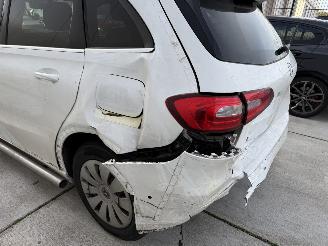 Mercedes B-klasse 200d Advantage 150PK - AUTOMAAT - CAMERA picture 10