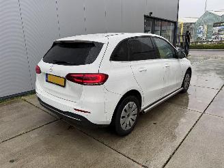 Mercedes B-klasse 200 d AUToMAAT-NAVI-CAMERA-PDC picture 5