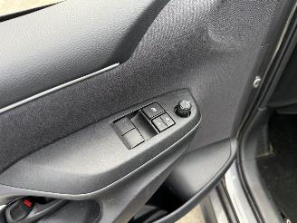 Toyota Yaris 1.5 HYBRID 141 PK-NAVI-PDC-CAMERA picture 14