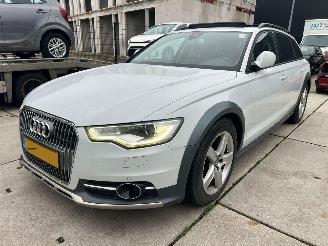 Voiture accidenté Audi A6 allroad 3.0 TDI Premium Edition - PANO-NAVI-PDV-LEDER 2014/7