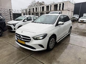 Voiture accidenté Mercedes B-klasse 200 d AUTOMAAT-NAVI-CAMERA-PDC 2022/11