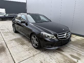 Damaged car Mercedes E-klasse 220 d AUTOMAAT-NAVI-LEDER-SCHUIFDAK-PDC 2017/3