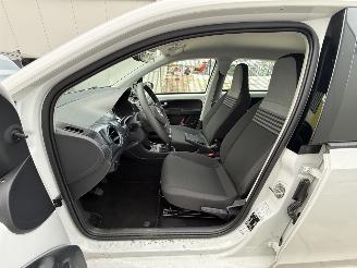Volkswagen Up! 1.0 picture 9