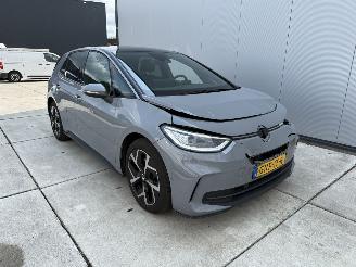 Vaurioauto  passenger cars Volkswagen ID.3 77 KW Pro Oranje 231 PK-CAMERA-NAVI-ACTIRADIUS 431 KM 2024/9