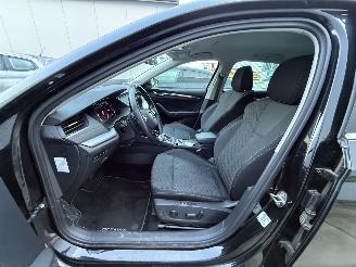 Skoda Octavia 1.0 E-tsi BUSS EDITION PLUS AUTOMAAT - HUD - KEYLESS picture 8