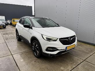Vaurioauto  passenger cars Opel Grandland X 1.2 TURBO ULTIMATE-AUTOMAAT-KEYLESS-NAVI-PDC 2019/10