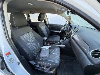 Suzuki Vitara 1.4 Boosterjet AllGrip Select 4X4 CAMERA - NAVI - LED picture 12