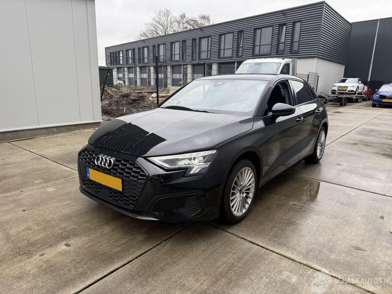 Audi A3 30 TFSI Advanced EDITION AUTOMAAT-NAVI-PDC