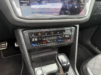 Volkswagen Tiguan 1.4 TSI e-HYBRID PHEV R-LINE Business+ PANO-KEYLESS-NAVI-360 CAMERA picture 20