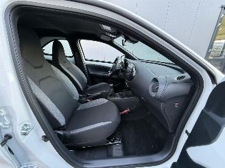 Toyota Aygo X 1.0 VVT-i MT Play CAMERA-AIRCO picture 11