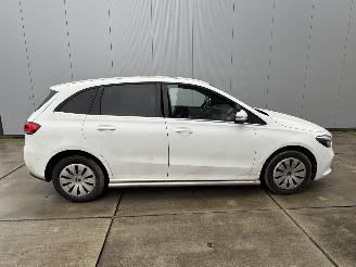 Mercedes B-klasse 200 d AUTOMAAT -CAMERA-PDC-NAVI picture 7