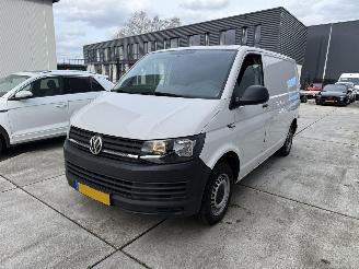 uszkodzony samochody osobowe Volkswagen Transporter 2.0 TDI COMFORTLINE -AIRCO-PDC 2019/5