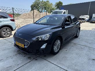 krockskadad bil auto Ford Focus 1.0 EcoBoost TITANIUM X BUSINESS-AUTOMAAT-NAVI-CAMERA-PDC 2022/1