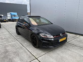Schadeauto Volkswagen Golf 2.0 TSI GTI 245 PK Performance-PANO-KEYLESS-CAMERA-NAVI-PDC 2019/4