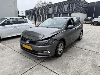 krockskadad bil auto Volkswagen Polo 1.0TSI Comfortline Business DSG7 - NAVI - PDC - ACC 2020/7