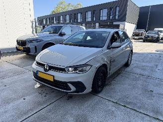 Unfallwagen Volkswagen Polo 1.0 MPI  80 PK-PDC-CRUISE 2024/11