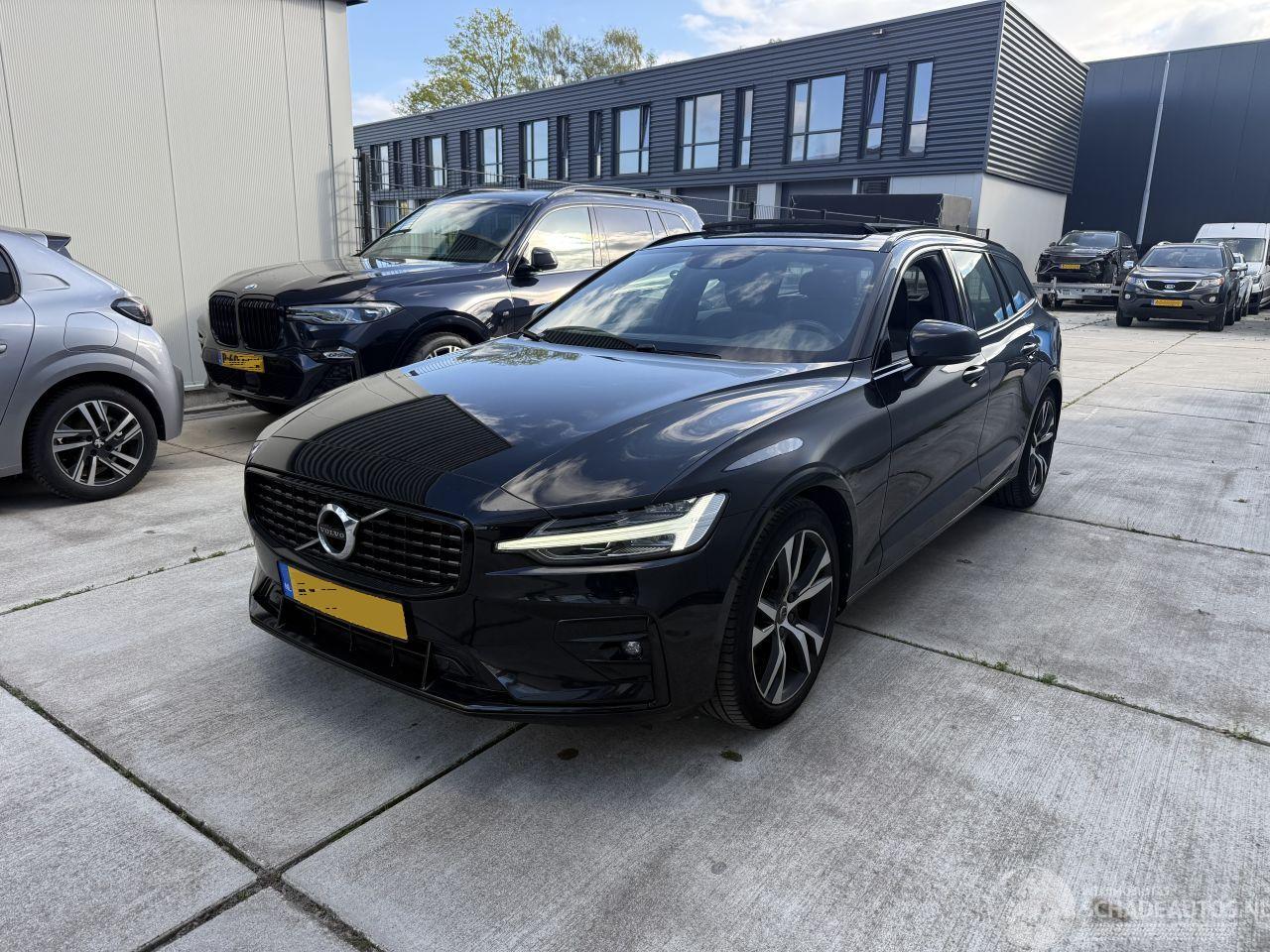 Volvo V-60 2.0 B3 R-DESIGN AUTOMAAT-PANO-CAMERA-NAVI