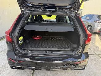 Volvo V-60 2.0 B3 R-DESIGN AUTOMAAT-PANO-CAMERA-NAVI picture 10