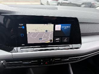 Volkswagen Golf 1.0 eTSI Life NAVI - CLIMA - CRUISE - LED picture 18