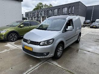 Schadeauto Volkswagen Caddy 1.6 TDI AUTOMAAT-AIRCO-EXENON-NAVI 2015/4