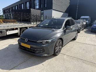 Coche accidentado Volkswagen Golf 1.5 eHYBRID 50 EDITION -HUD-CAMERA-NAVI 2024/10