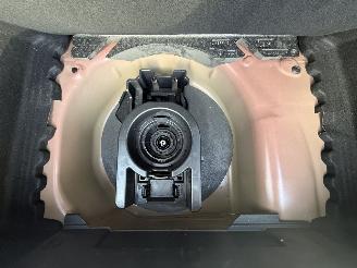 Peugeot 208 1.2 Hybrid 110 e-DCS6 Allure-CAMERA-NAVI-CLIMA picture 17