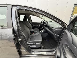 Toyota Yaris 1.5 HYBRID 141 PK-CAMERA-PDC-NAVI-CRUISE picture 11