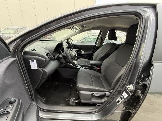 Toyota Yaris 1.5 HYBRID 141 PK-CAMERA-PDC-NAVI-CRUISE picture 8