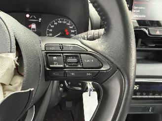 Toyota Yaris 1.5 HYBRID 141 PK-CAMERA-PDC-NAVI-CRUISE picture 15