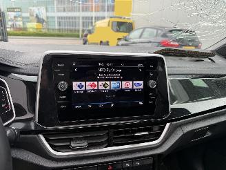 Volkswagen T-Roc 1.5 TSI R-LINE DSG -PANO-NAVI-CAMERA-PDC picture 18