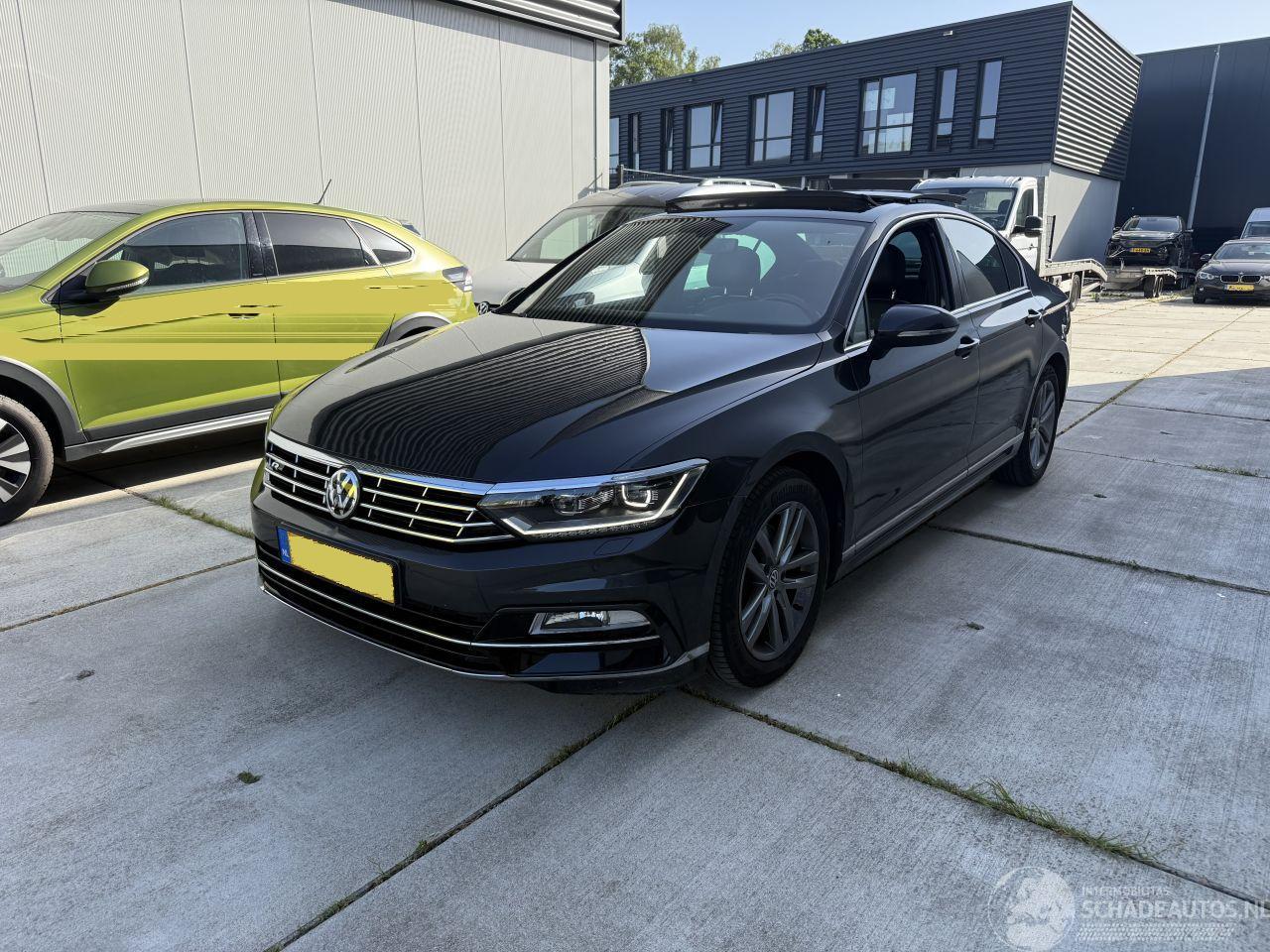 Volkswagen Passat 1.5 TSI Highline Business R-DSG-LEDER-CAMERA-PANO