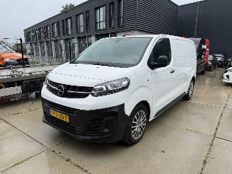 krockskadad bil bedrijf Opel Vivaro 1.5 CDTI L2H1 Edition 102PK - AIRCO - 6BAK 2020/4