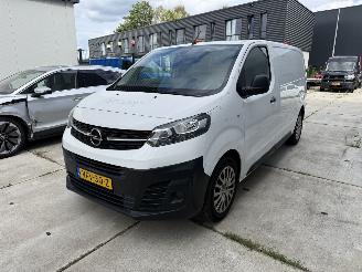 krockskadad bil bedrijf Opel Vivaro 1.5 CDTI L2H1 Edition 102PK - AIRCO - 6BAK 2020/4