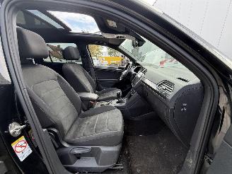 Volkswagen Tiguan 1.5 TSI ACT Highline Business R PANO - CAMERA - VIRTUAL picture 12