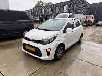 damaged passenger cars Kia Picanto 1.0 DPI Comfortline -AIRCO-67 PK 2023/11
