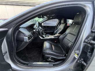 Jaguar XE 2.0 250 R -Dynamic Black-AUTOMAAT-NAVI-LEDER-PDC-CAMERA picture 8