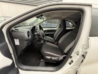 Toyota Aygo X-1.0 VVT-i MT First-CLIMA-CAMERA-CRUISE picture 8