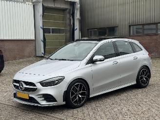 Schadeauto Mercedes B-klasse 220D 190Pk Premium Plus AMG Pakket Pano Memory Sfeerverlichting Trekhaak 2020/1