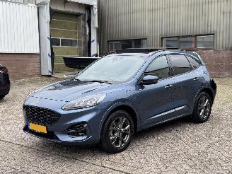 damaged passenger cars Ford Kuga 2.5 PHEV St-Line X Pano 2022/12